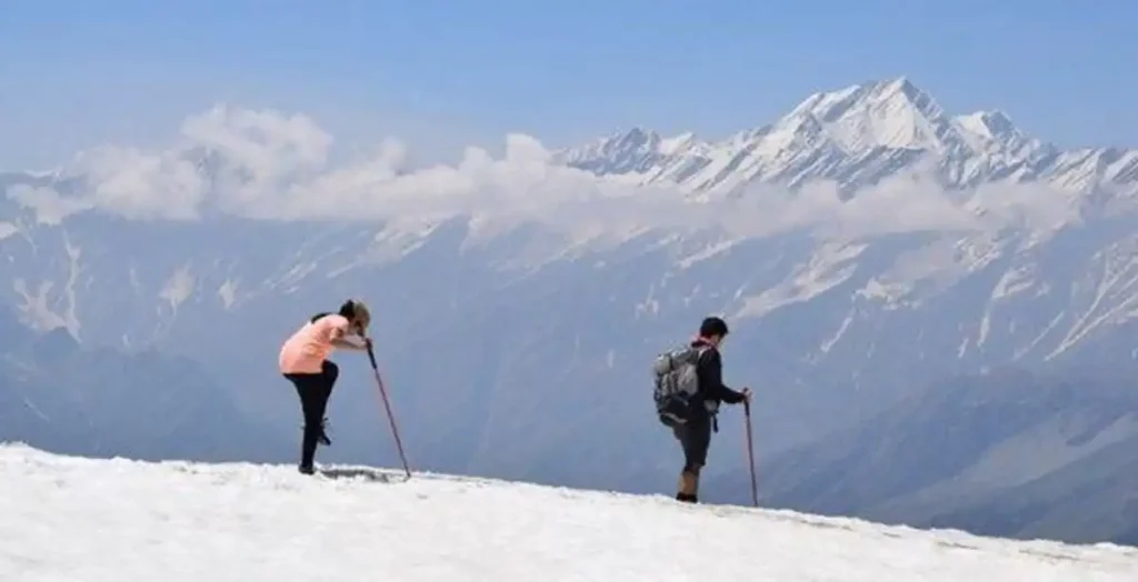 Snowshoeing in Hamta Valley