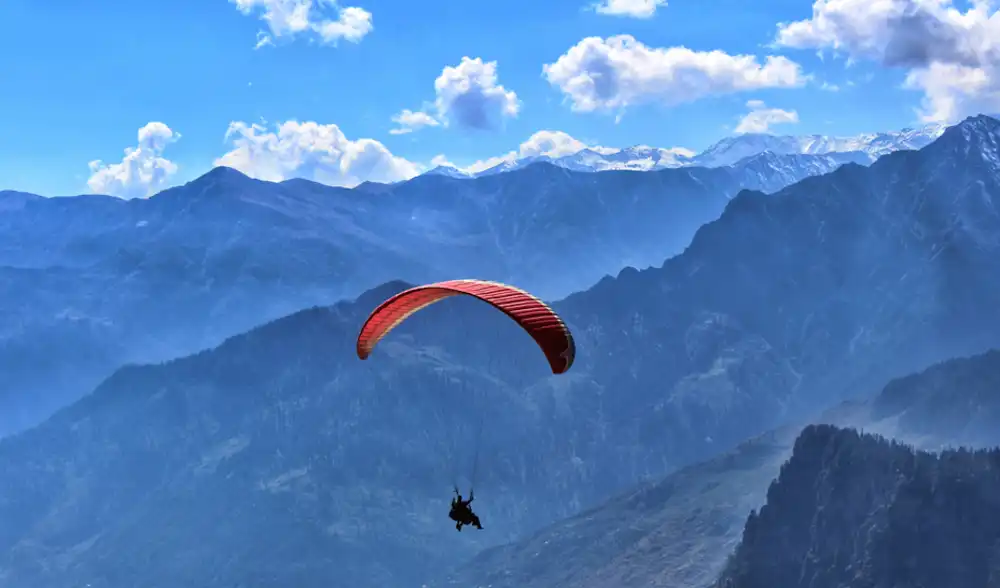 Paragliding in Manali