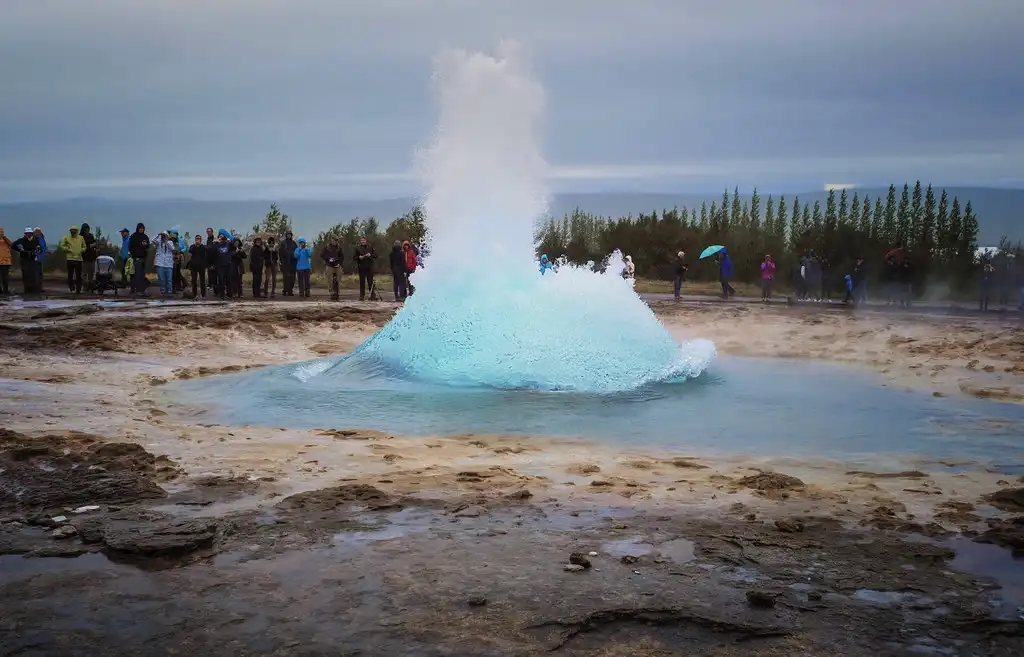 Iceland Tour Guide 