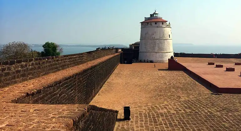 5 Must-Visit Tourist Places in Goa