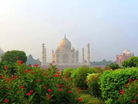 Best Places to Visit in Agra 2 1