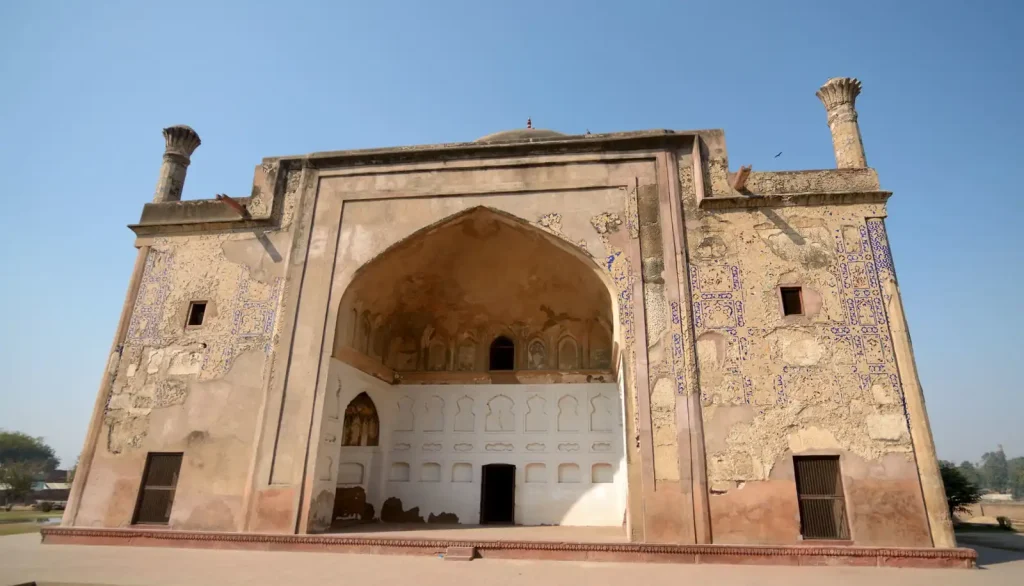 Best Places to Visit in Agra